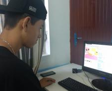 NRE Pitanga incentivando iniciação à programação através do Scratch
