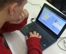 NRE Pitanga incentivando iniciação à programação através do Scratch
