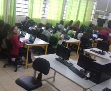 NRE Pitanga incentivando iniciação à programação através do Scratch
