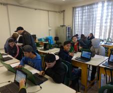 NRE Pitanga incentivando iniciação à programação através do Scratch
