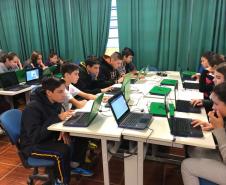NRE Pitanga incentivando iniciação à programação através do Scratch
