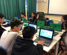 NRE Pitanga incentivando iniciação à programação através do Scratch
