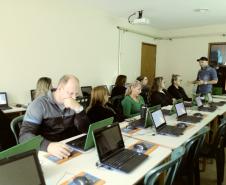 NRE Pitanga incentivando iniciação à programação através do Scratch
