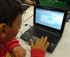 NRE Pitanga incentivando iniciação à programação através do Scratch
