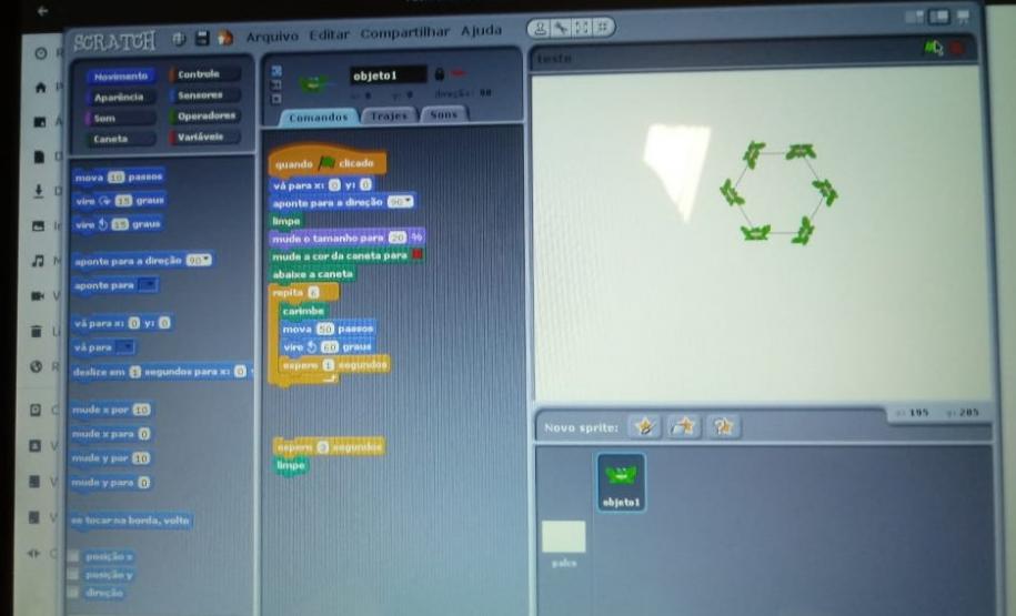 NRE Pitanga incentivando iniciação à programação através do Scratch NRE Pitanga incentivando iniciação à programação através do Scratch