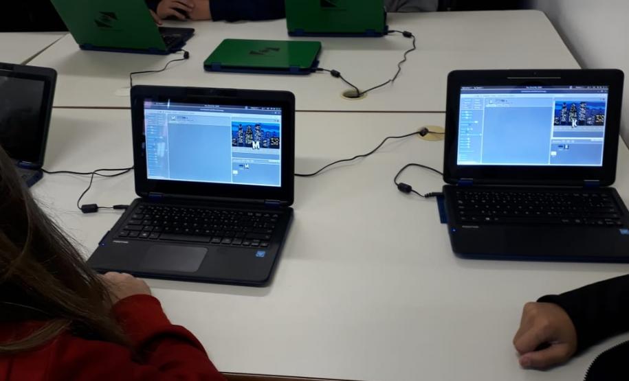 NRE Pitanga incentivando iniciação à programação através do Scratch NRE Pitanga incentivando iniciação à programação através do Scratch