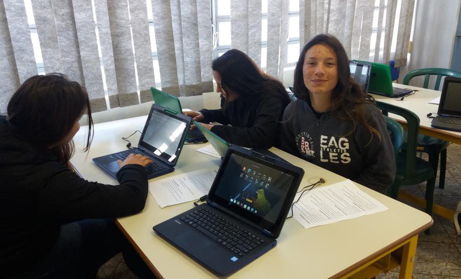 NRE Pitanga incentivando iniciação à programação através do Scratch NRE Pitanga incentivando iniciação à programação através do Scratch