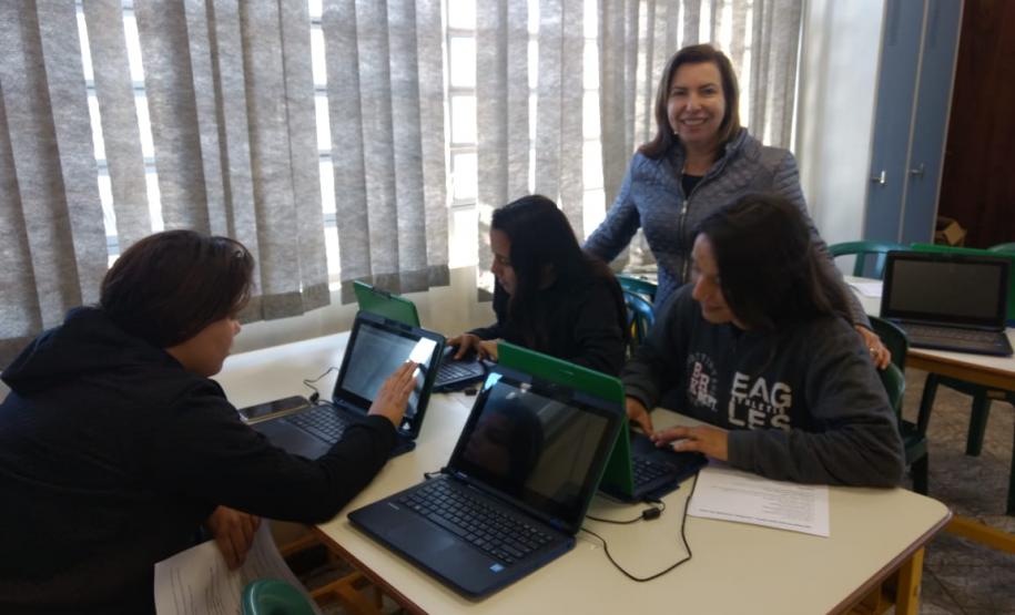 NRE Pitanga incentivando iniciação à programação através do Scratch NRE Pitanga incentivando iniciação à programação através do Scratch