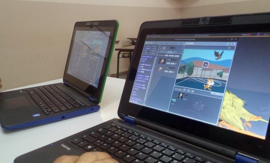 NRE Pitanga incentivando iniciação à programação através do Scratch NRE Pitanga incentivando iniciação à programação através do Scratch
