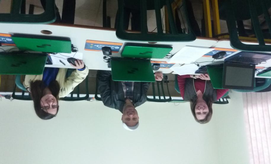 NRE Pitanga incentivando iniciação à programação através do Scratch NRE Pitanga incentivando iniciação à programação através do Scratch