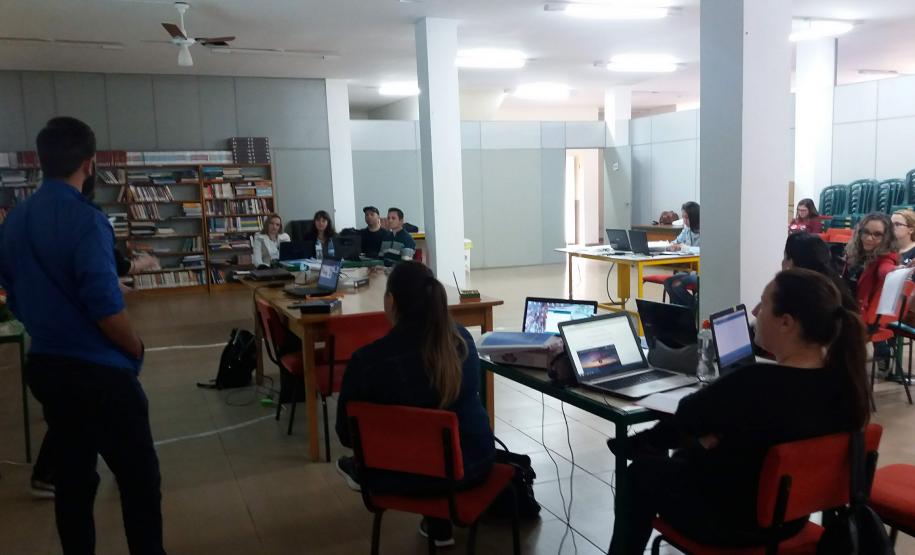 Tecnologia e Inovação na Educação - NRE Pitanga