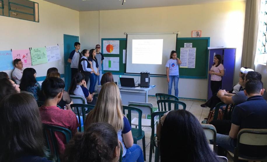 Projeto: Jovens Conectados o uso seguro da Internet